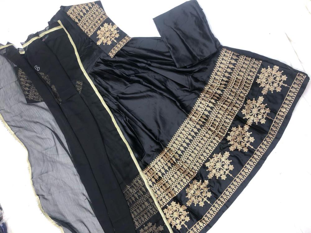 3 Pcs Women's Stitched Shamoz Silk Embroidered Suit