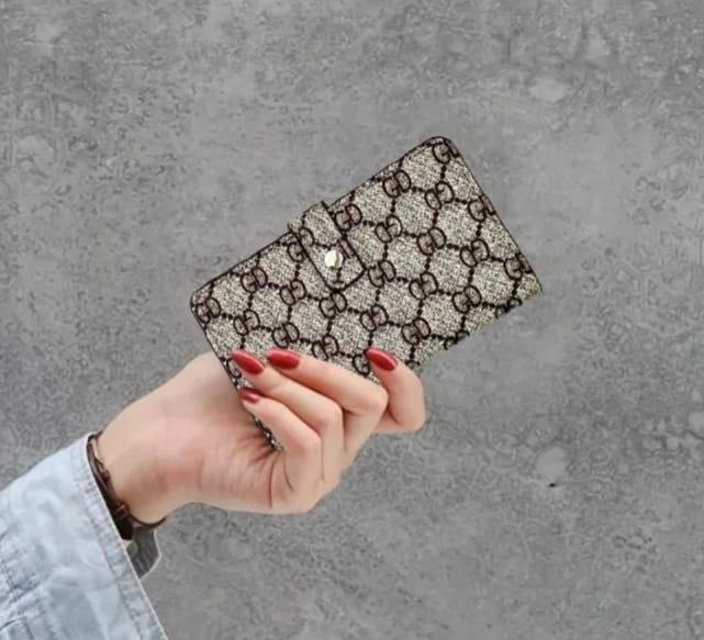 Stylish Women's PU Leather Bi-Fold Wallet - 1 Pc