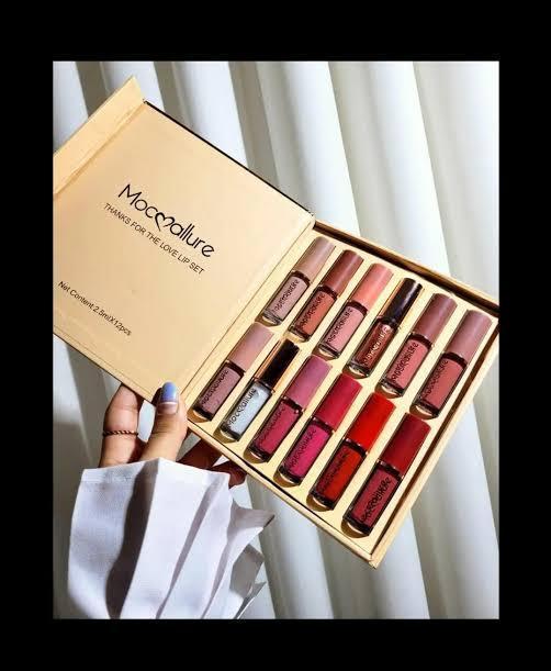 3 Pcs High Pigmented Velvet Glossy Lip Gloss Set - Multicolor Collection