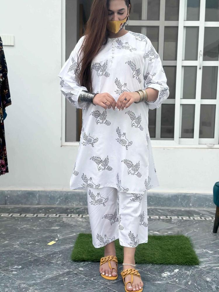 2 Pcs Women's Stitched Linen Printed Shirt And Trouser