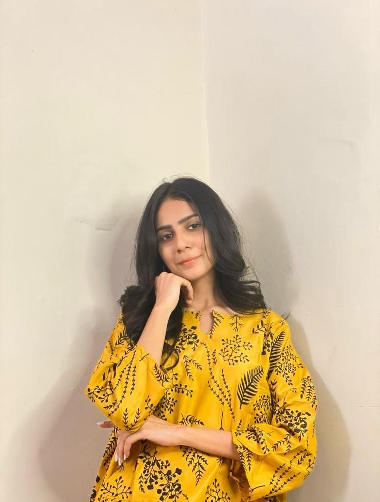 2 Pcs Women's Stitched Linen Printed Shirt And Trouser