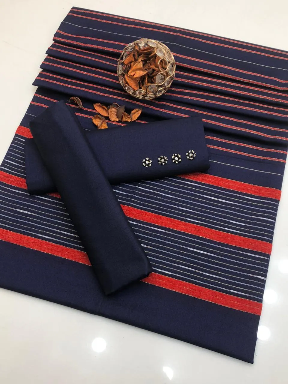 3 Pcs Women's Unstitched Plain Suit