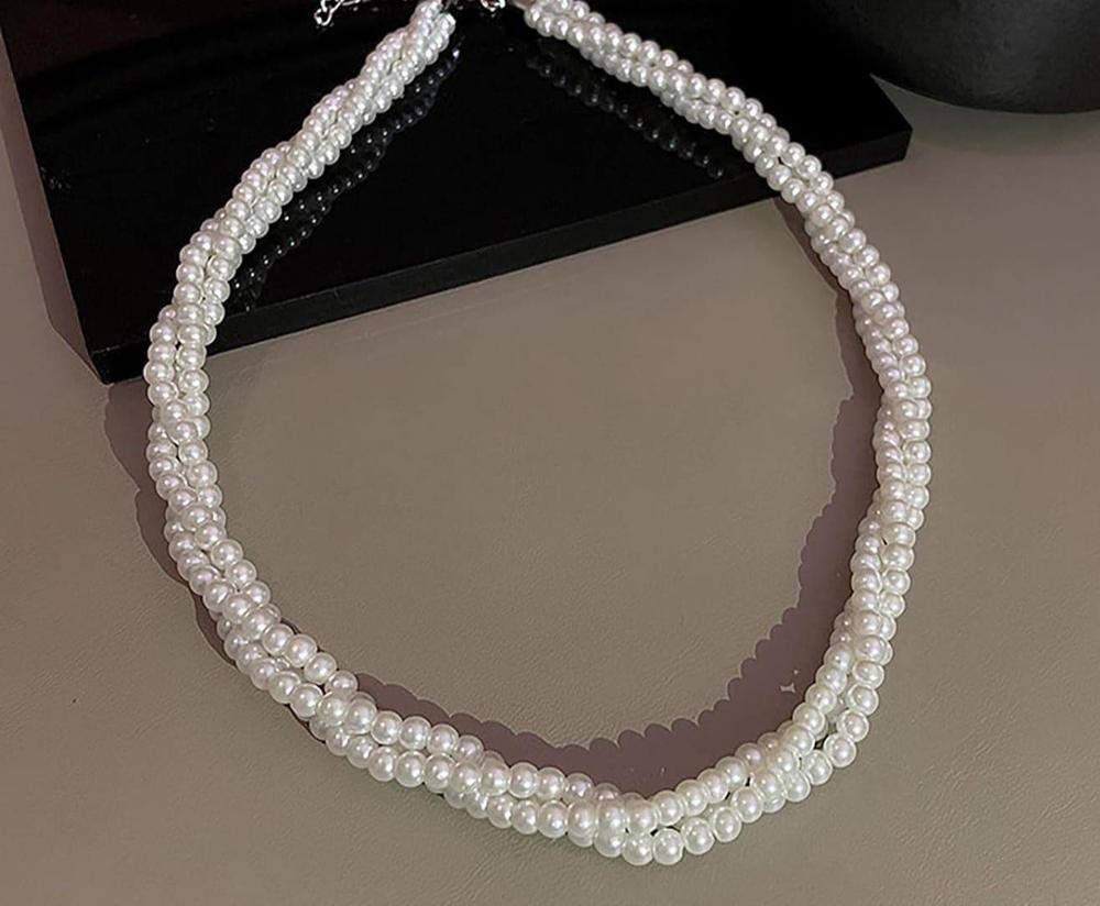 Twisted Pearl Design Necklace