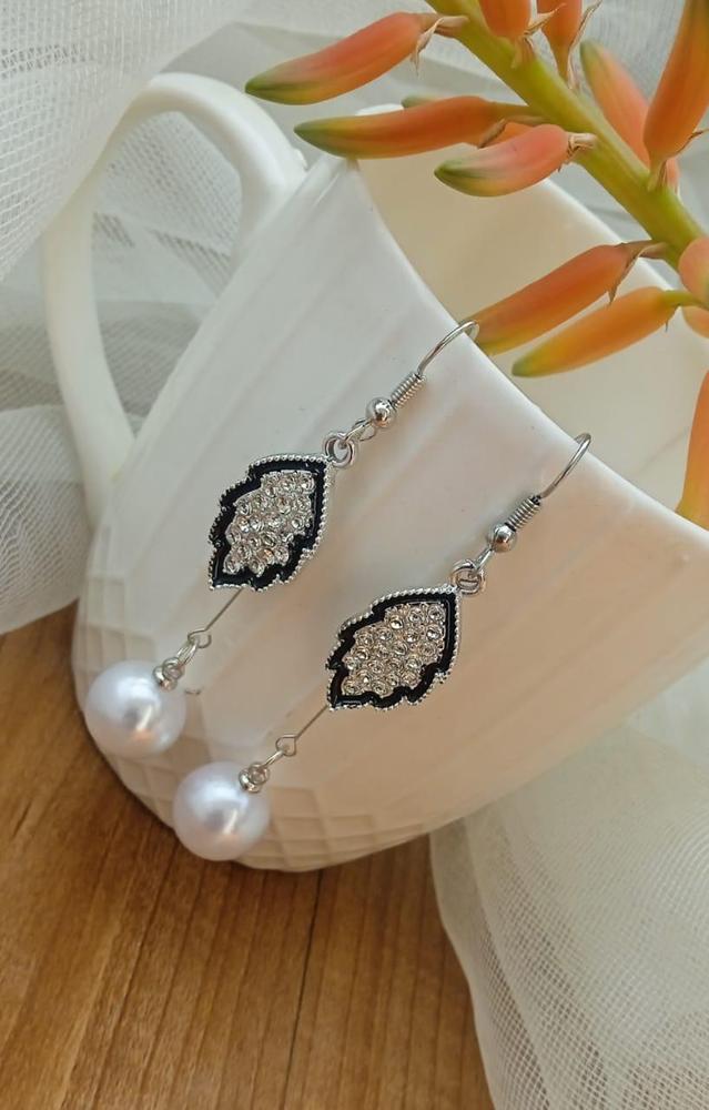 1 Pair Beautiful Dangling Earrings