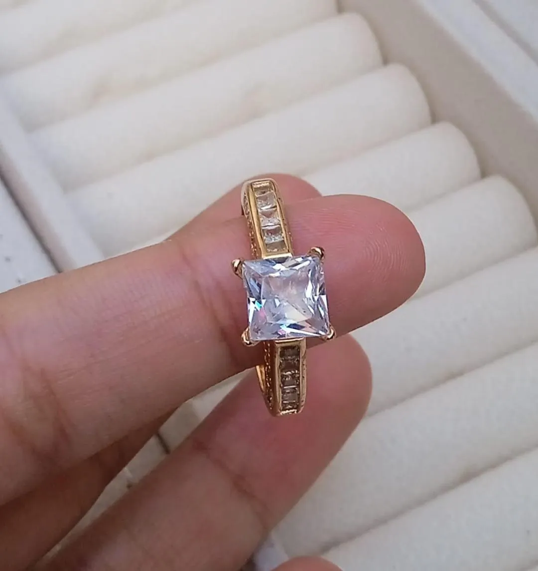 Vintage Gold Plated Crystal Ring for Pakistani Women — Buy Online in Pakistan | Cash on Delivery