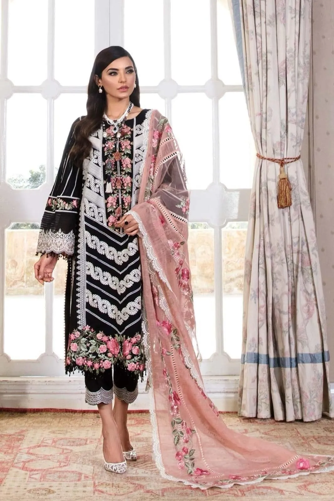 3 Pcs Women's Unstitched Embroidered Suit