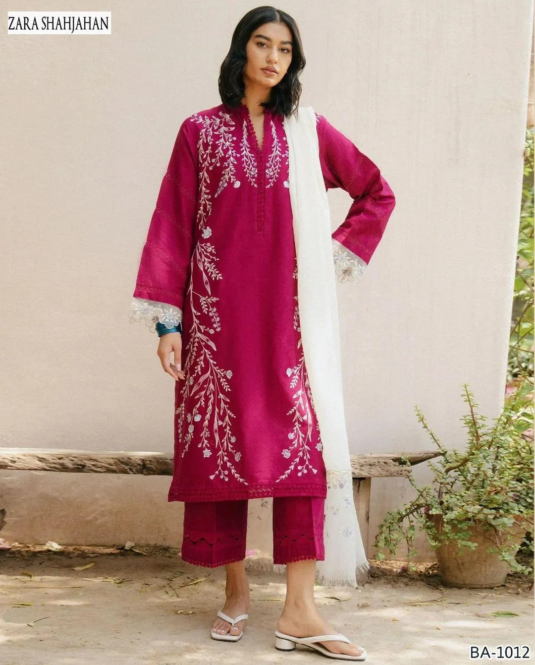 3 Pcs Women's Unstitched Embroidered Suit