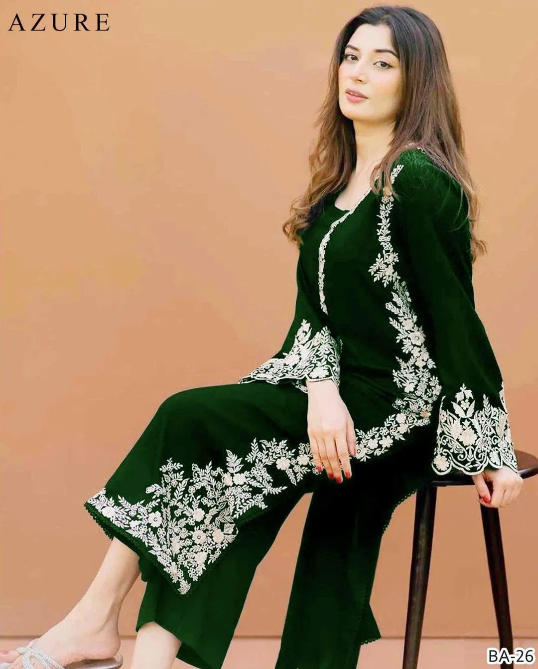 3 Pcs Women's Unstitched Embroidered Suit
