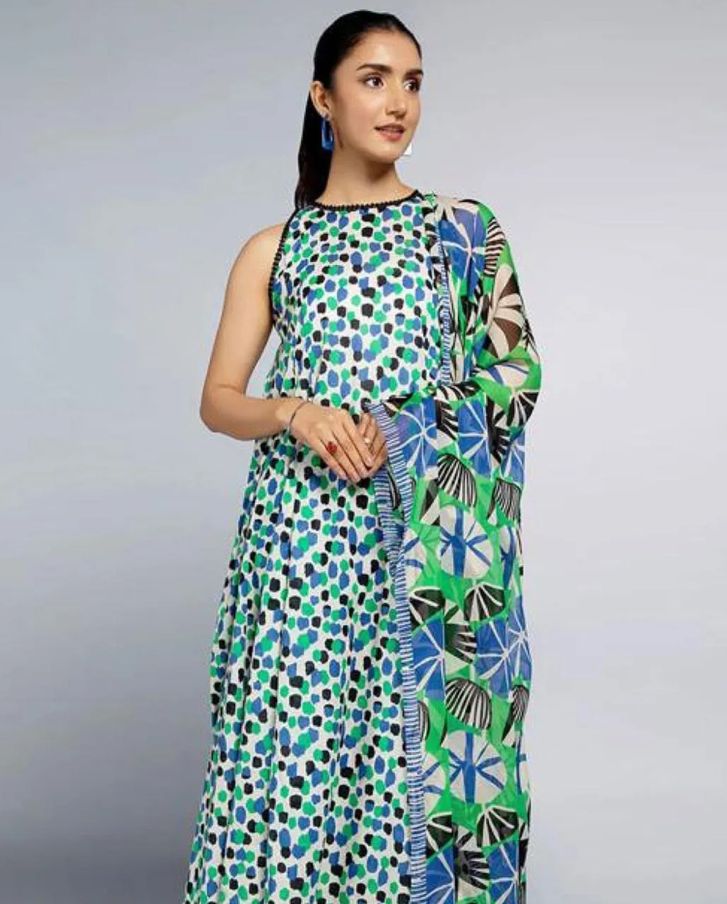 3 Pcs Women's Unstitched Printed Suit