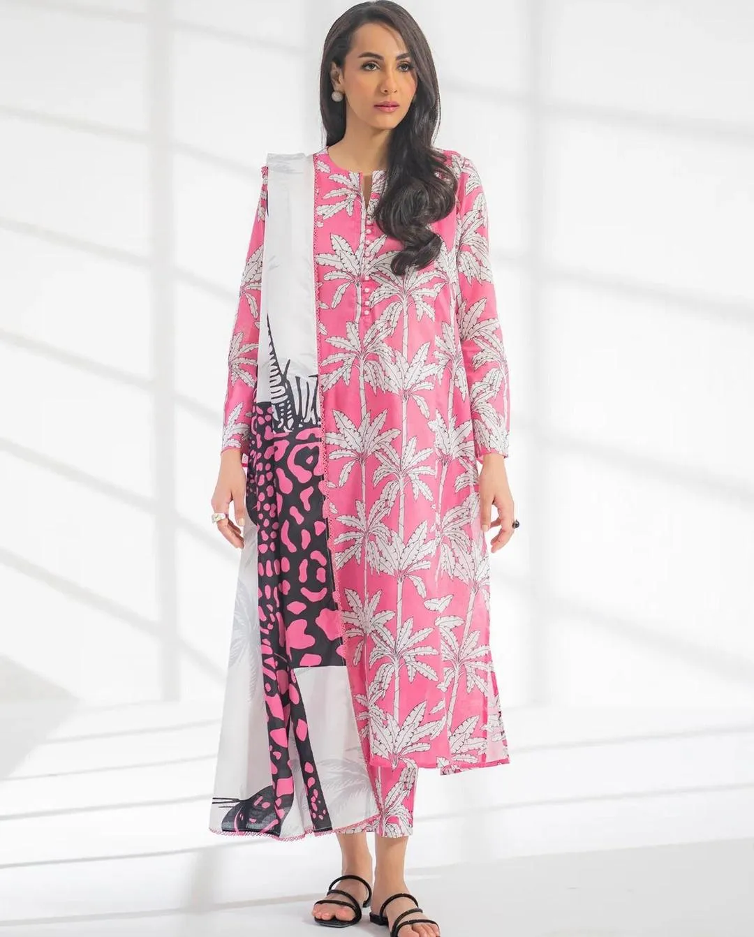 3 Pcs Women's Unstitched Digital Print Suit