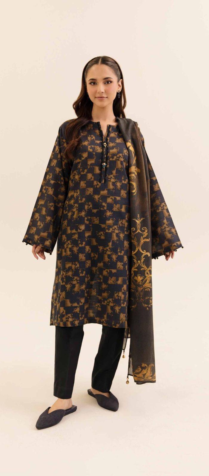 3 Pcs Women's Unstitched Printed Suit