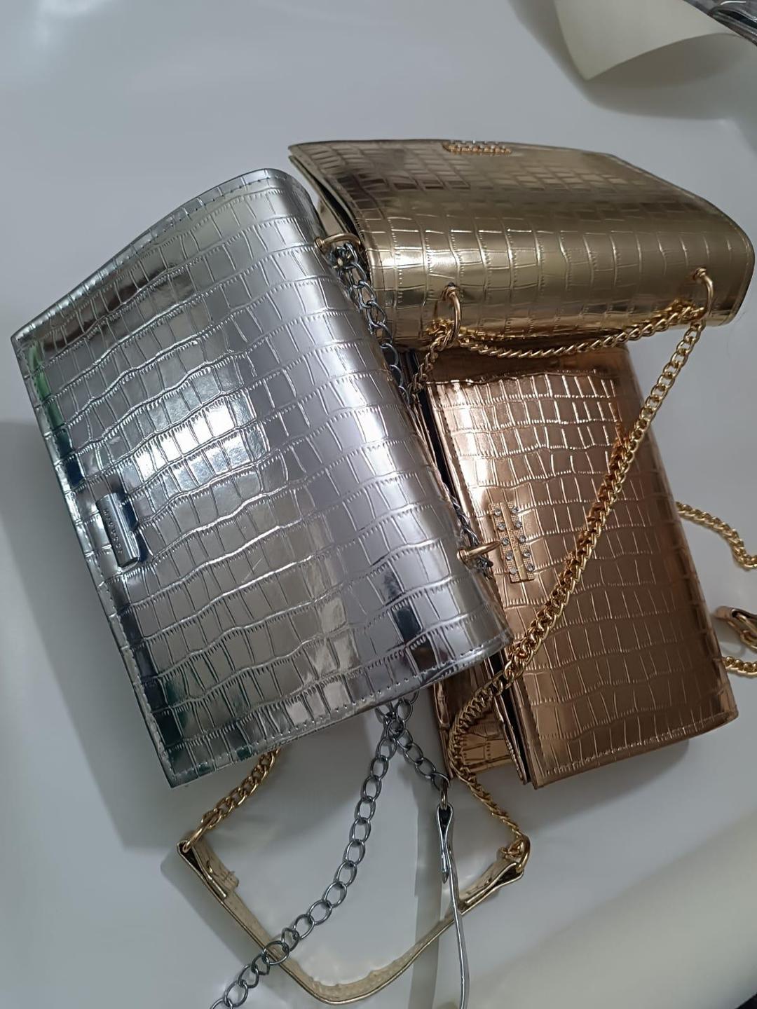 Stylish Women's Chain Crossbody Bag - 1 Pc Faux Leather with Texture Pattern