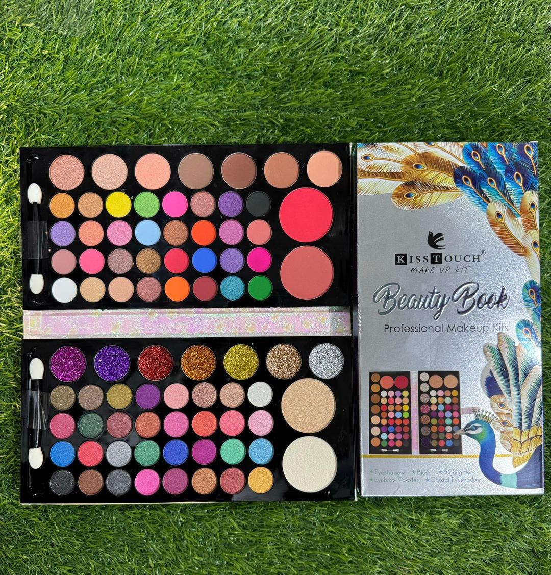 Colors Multicolor Matte And Glitter Eyeshadow Palette