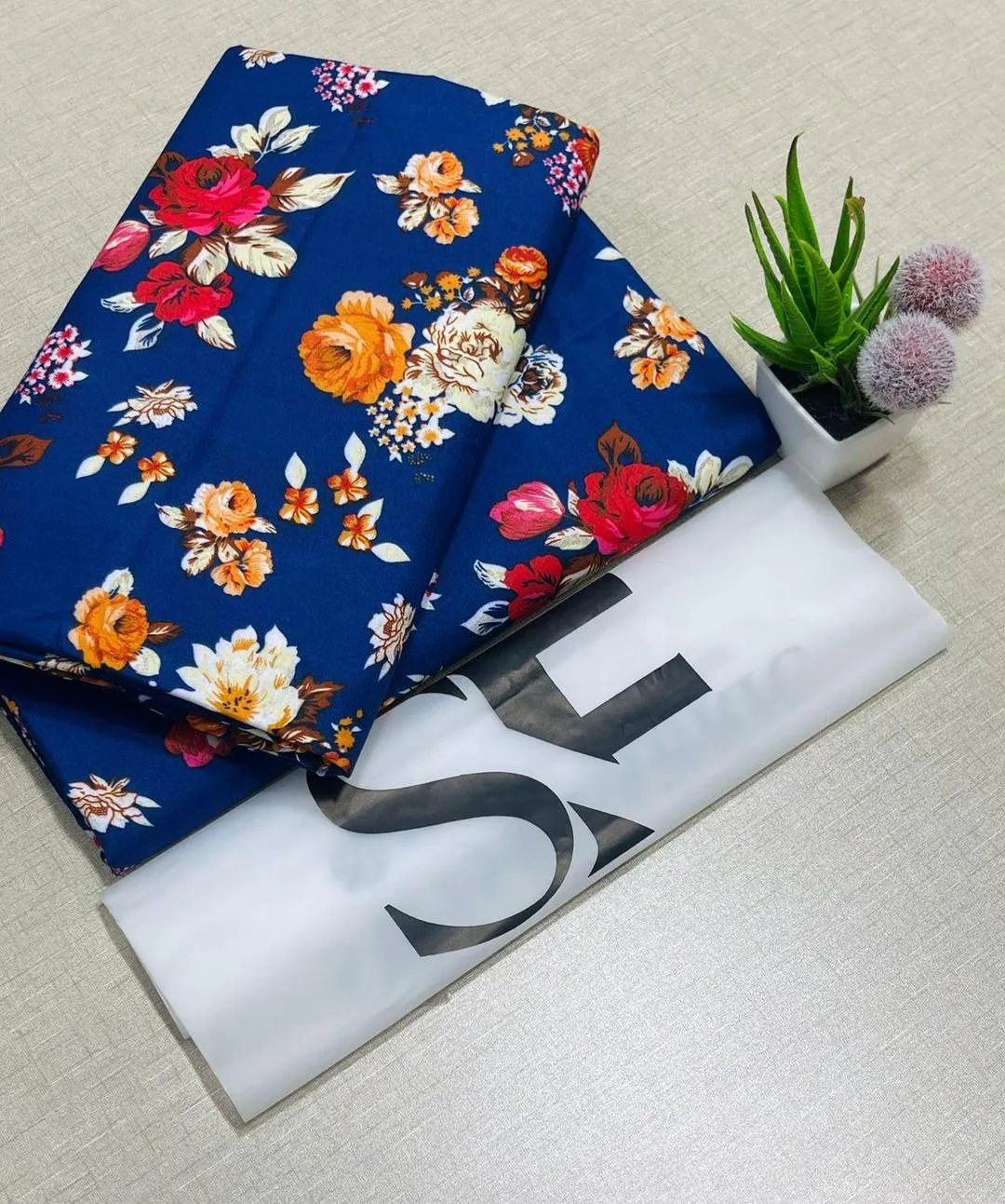 2 Pcs Women's Unstitched Printed Suit