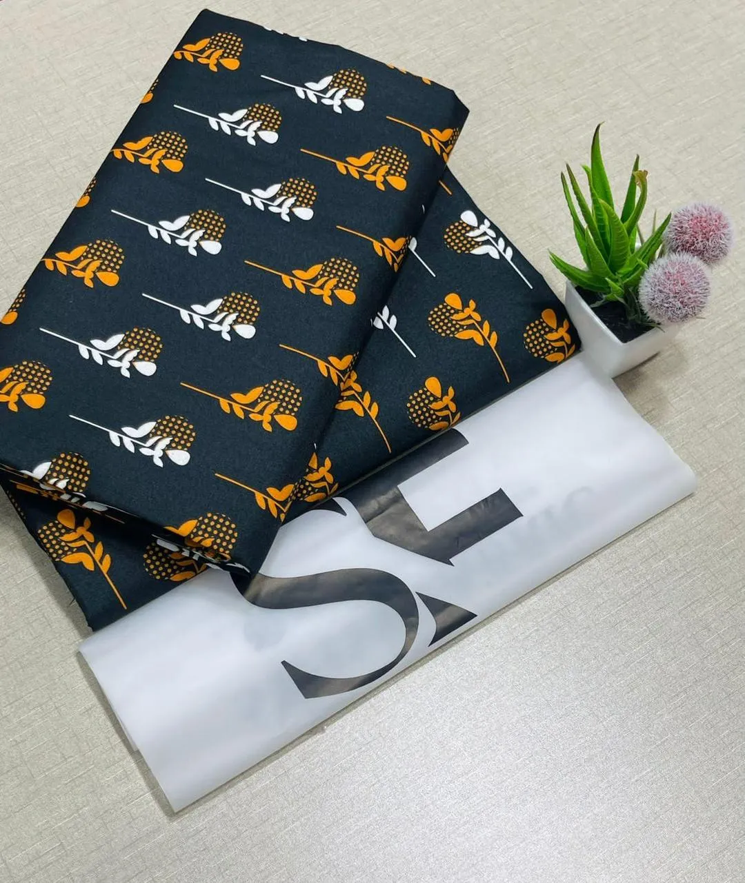 2 Pcs Women's Unstitched Printed Suit