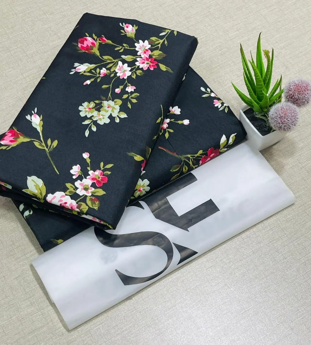 2 Pcs Women's Unstitched Printed Suit