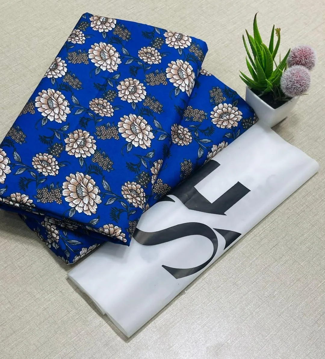 2 Pcs Women's Unstitched Printed Suit