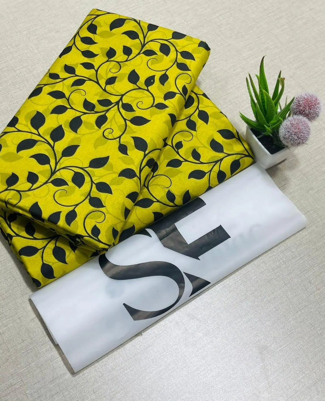 2 Pcs Women's Unstitched Printed Suit