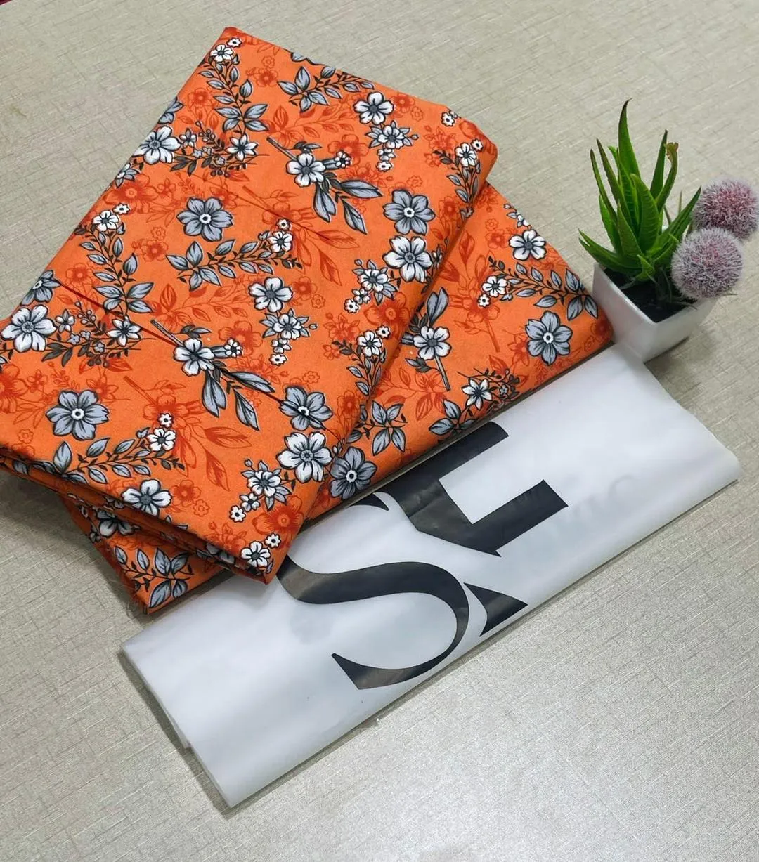 2 Pcs Women's Unstitched Printed Suit