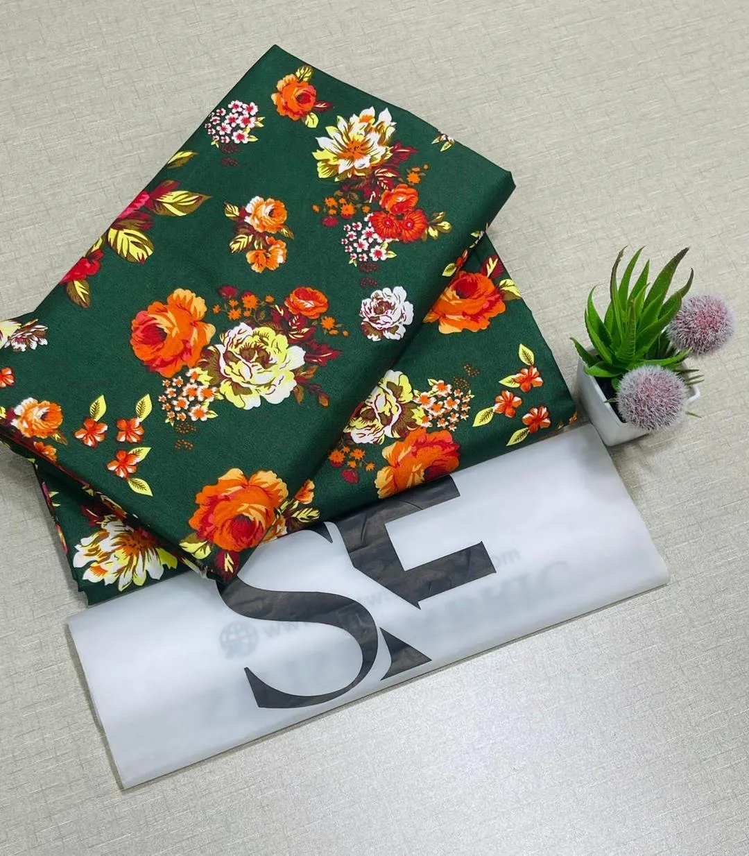 2 Pcs Women's Unstitched Printed Suit