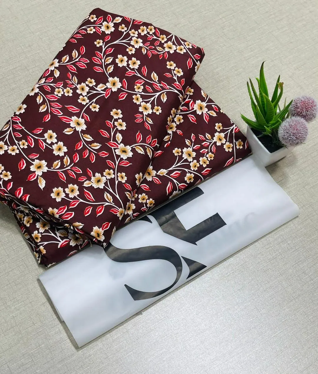 2 Pcs Women's Unstitched Printed Suit