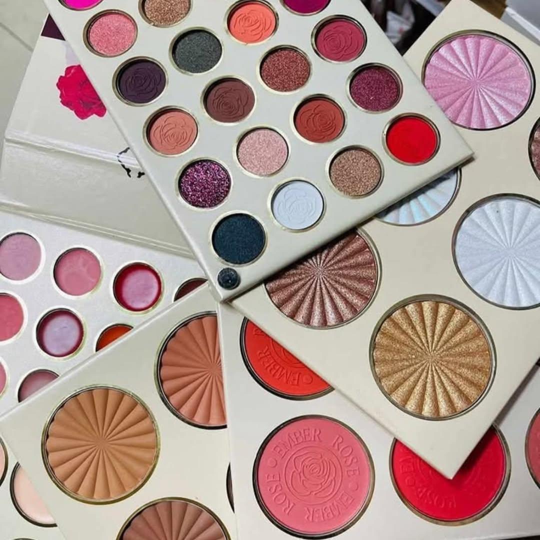 Matte & Glitter Makeup Kit