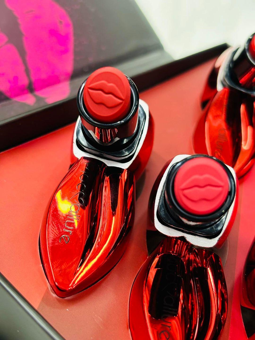 High Pigmented Matte Lipstick - 2 Pcs in Cherry & Ruby Shades