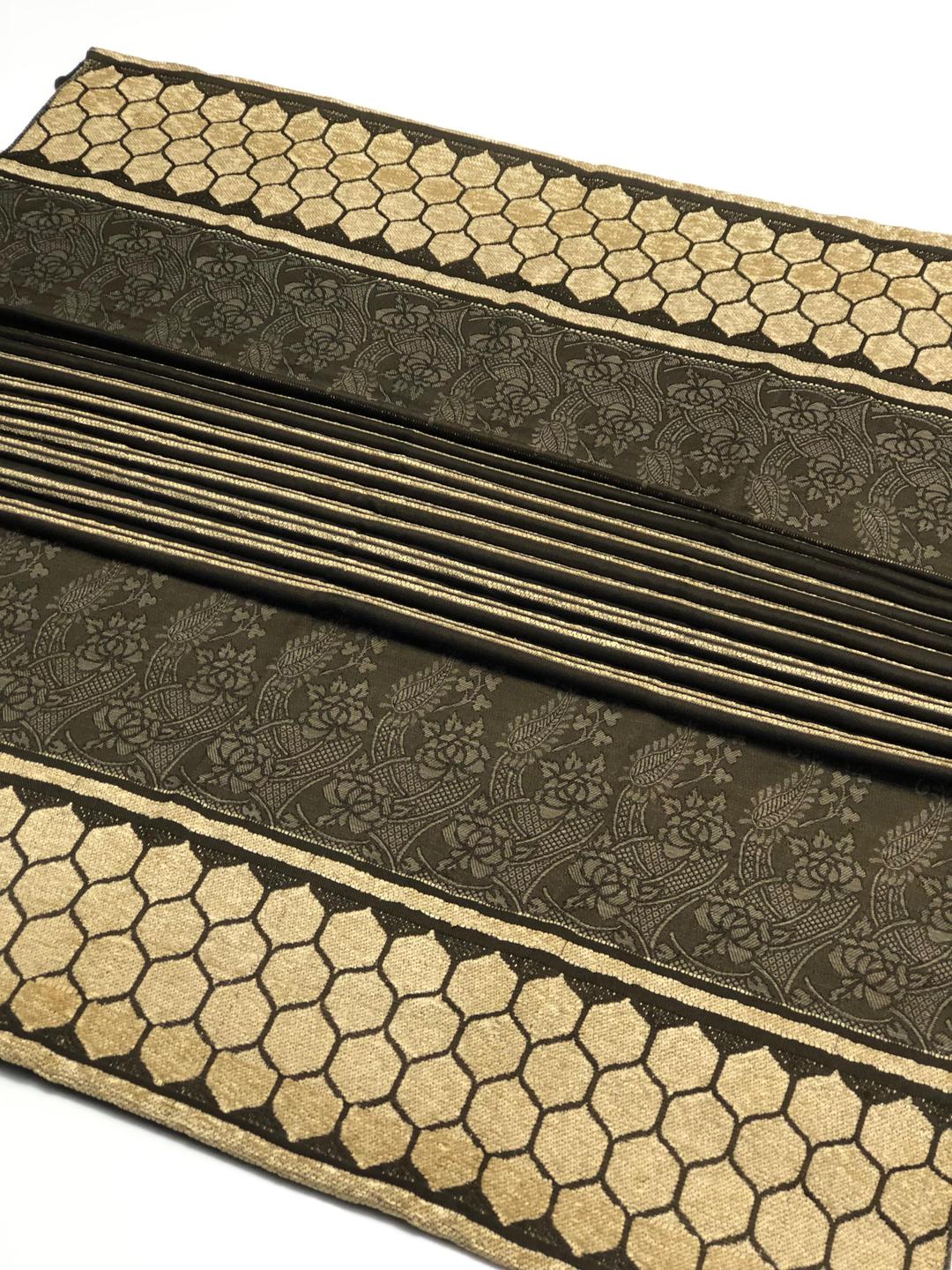 Luxurious Pashmina Wool Shawl with Zari Tilla Pattern - 1 Pcs