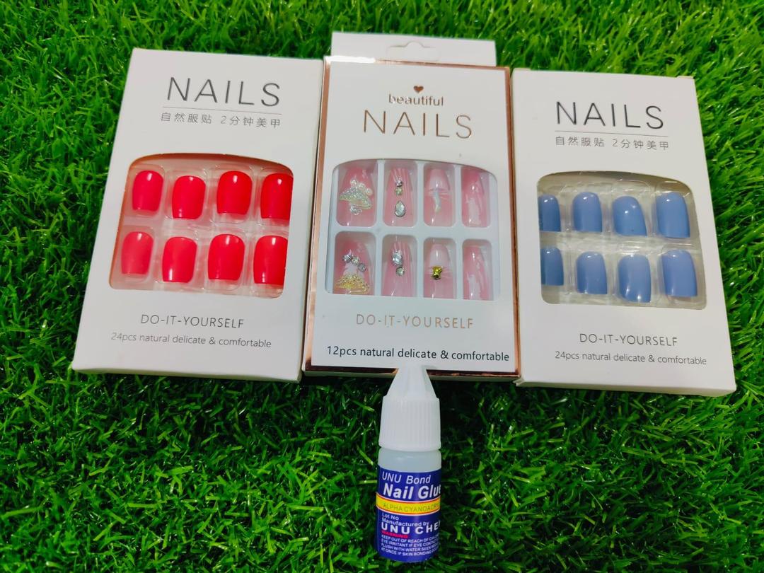 Versatile 4 in 1 Makeup Deal - Red & Blue Synthetic Nails with Glue