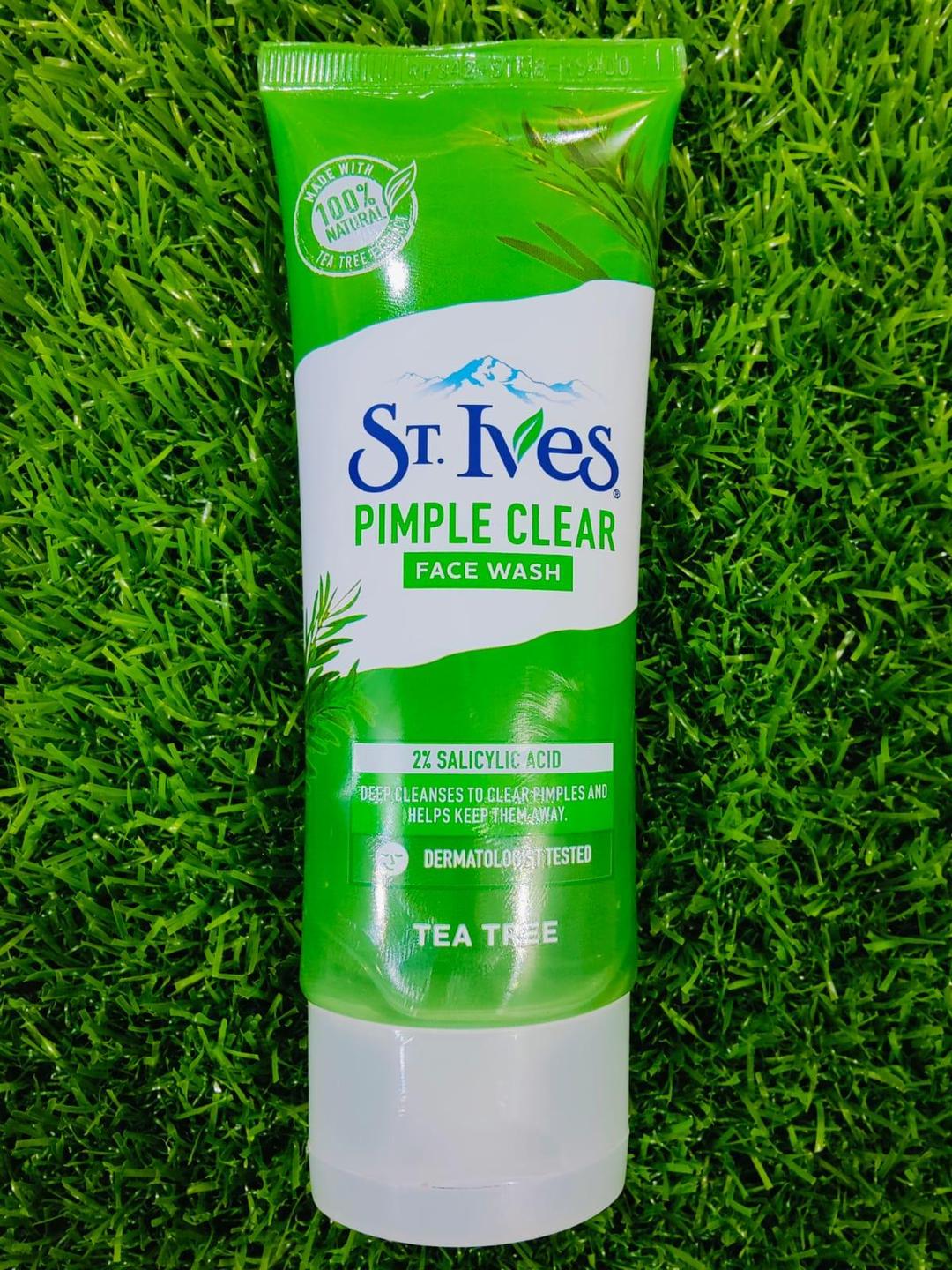 Revitalize Your Skin with Our Green Gel Face Wash - Removes Dirt, Oil & Makeup!