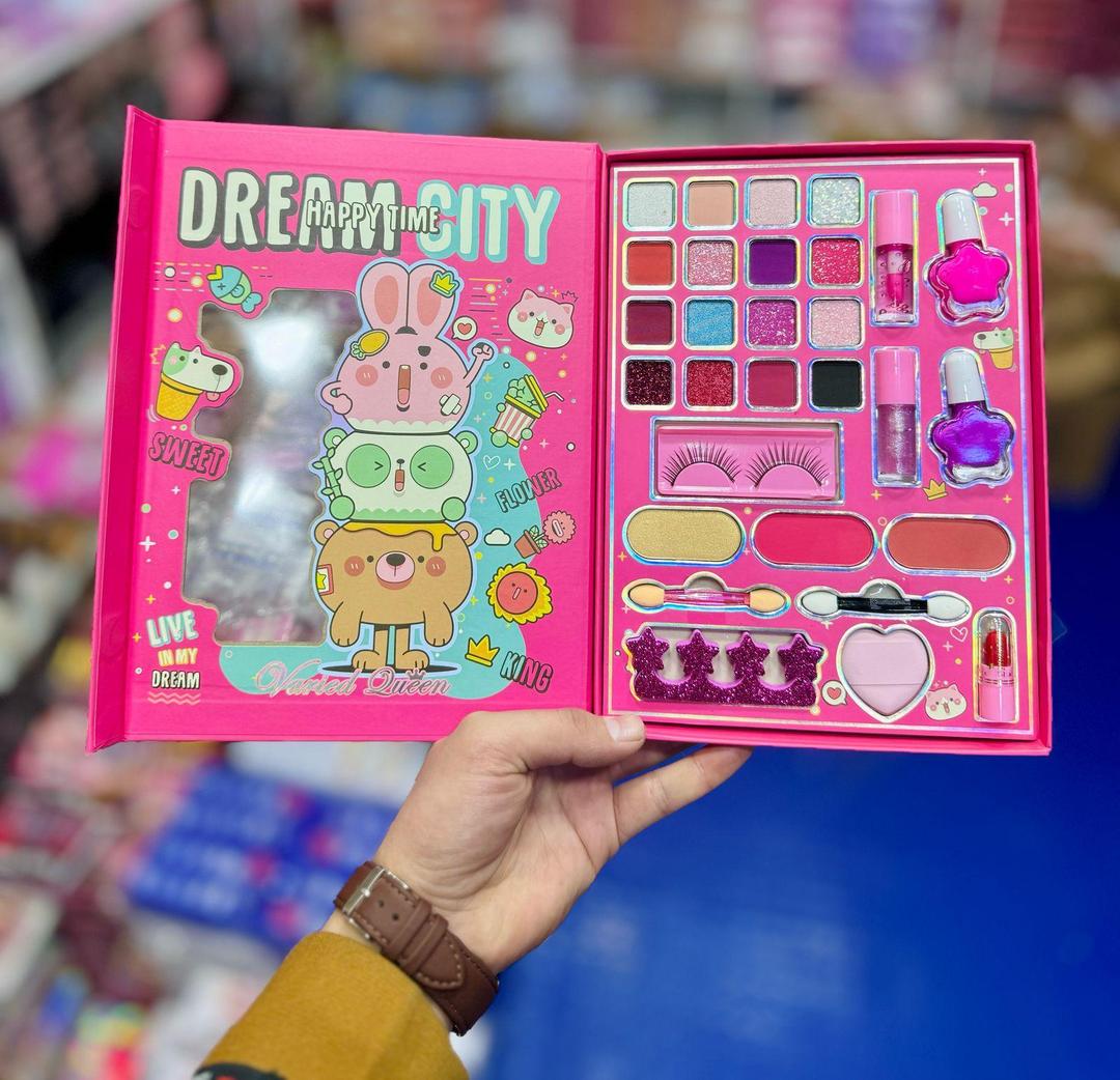 Matte And Glitter Eyeshadow Kit