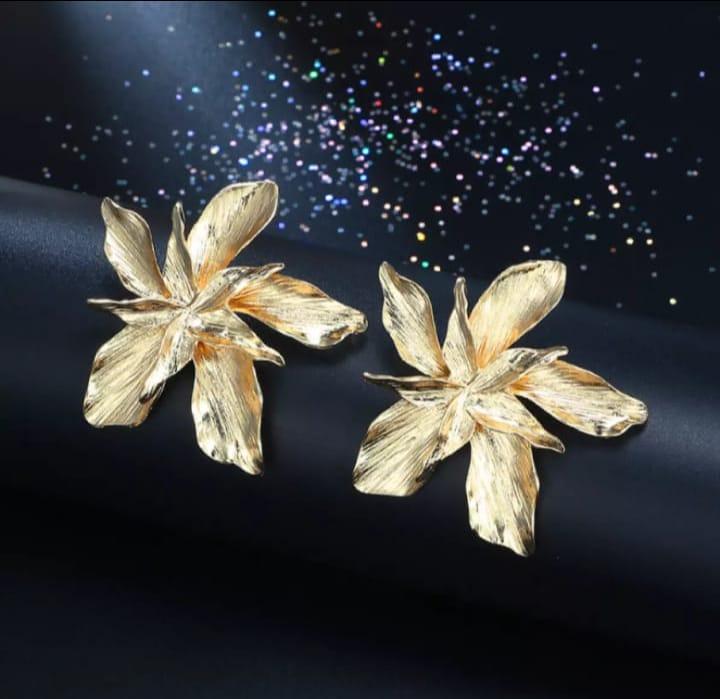 Flower Design Gold Plated Artificial Stones Earrings