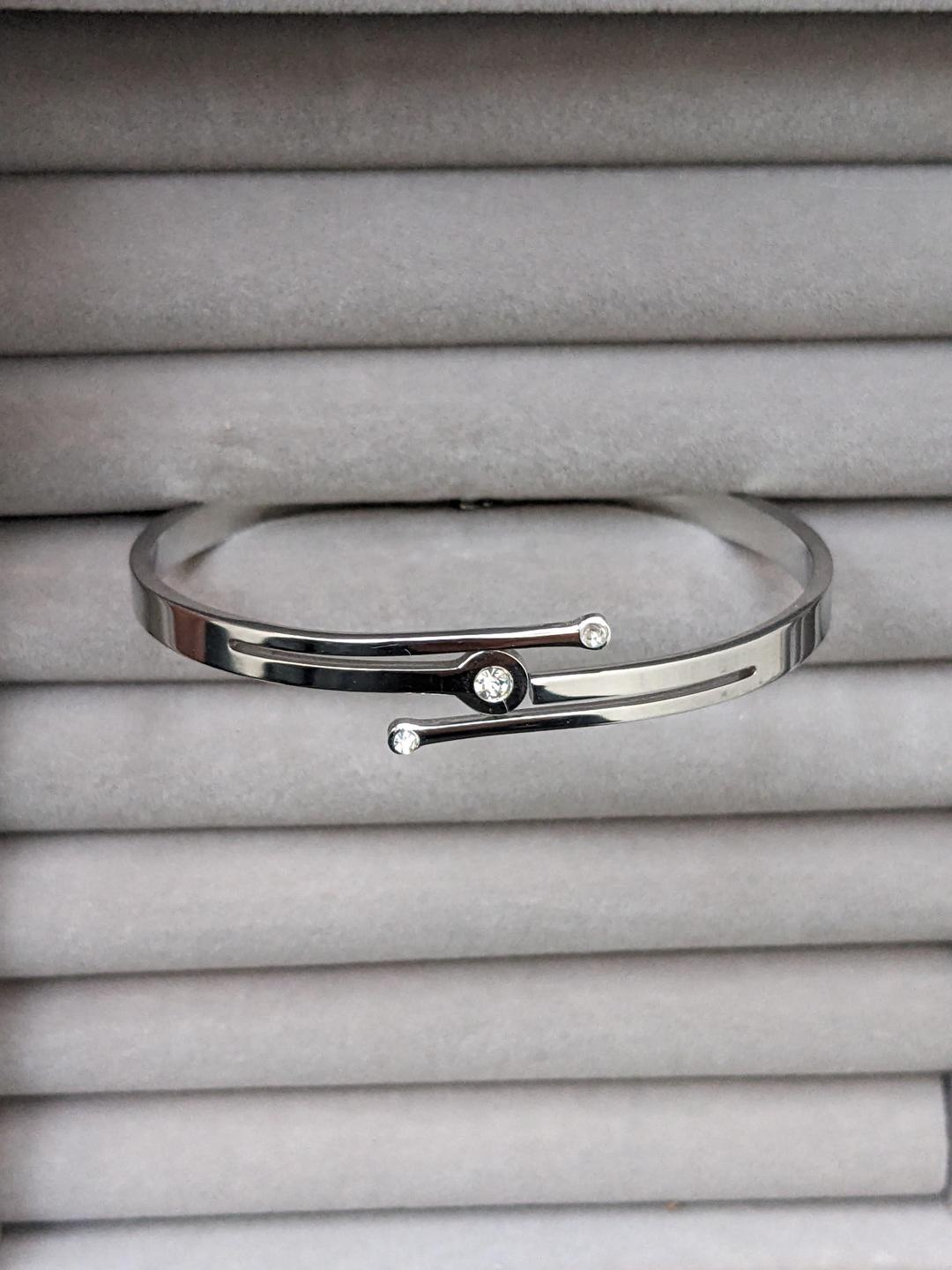 1 Pc Silver Plated Rhinestone Kara Bangle