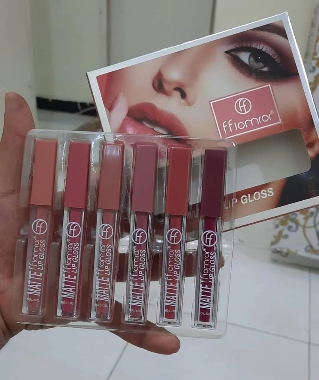 Bold Coverage Lip Gloss 6 Pc - 100 g