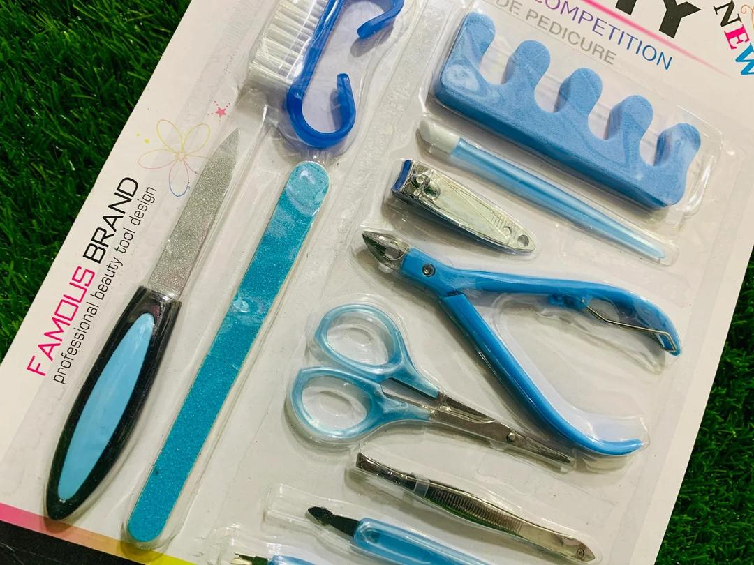 Premium Easy Application Manicure Kit - 1 Pcs Essential Nail Care Set