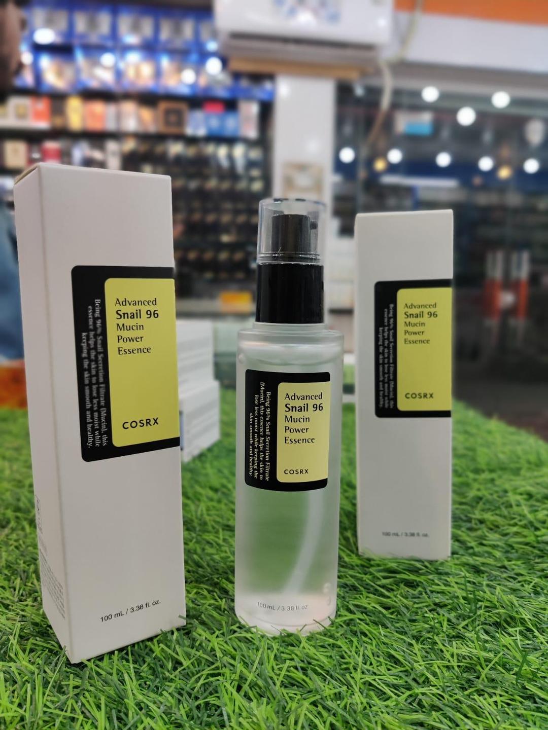 Snail Essence Serum - Hydrating & Nourishing Skincare Treatment 100ml