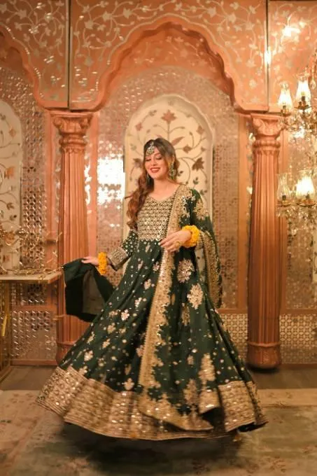 3 Pcs Women's Stitched Chiffon Hand Work Frock