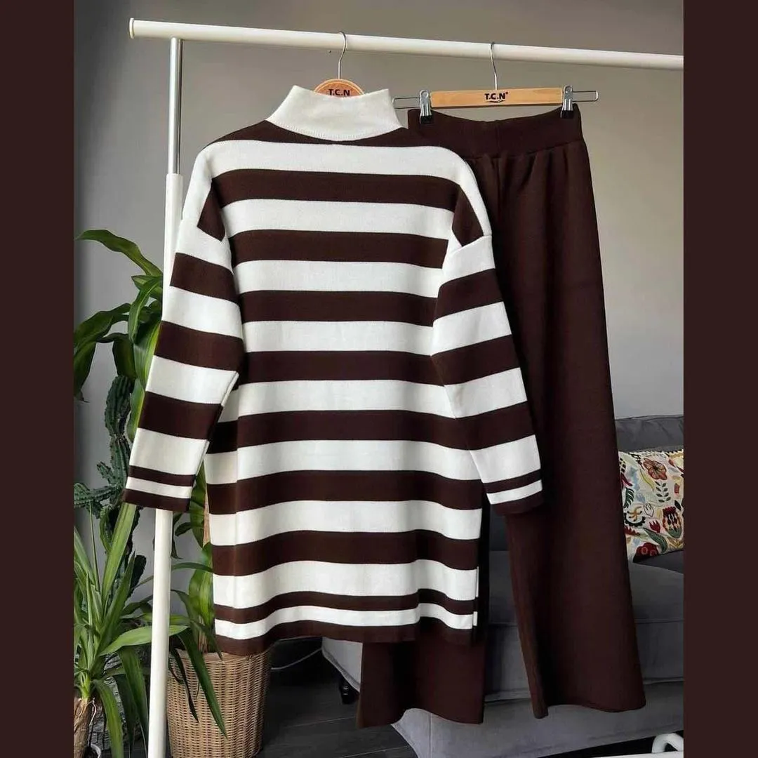 Stripe Printed Style 2-Pcs Winter Tracksuit For Her.  Fabric Warm & Soft Fleece.  Best For Winter's 