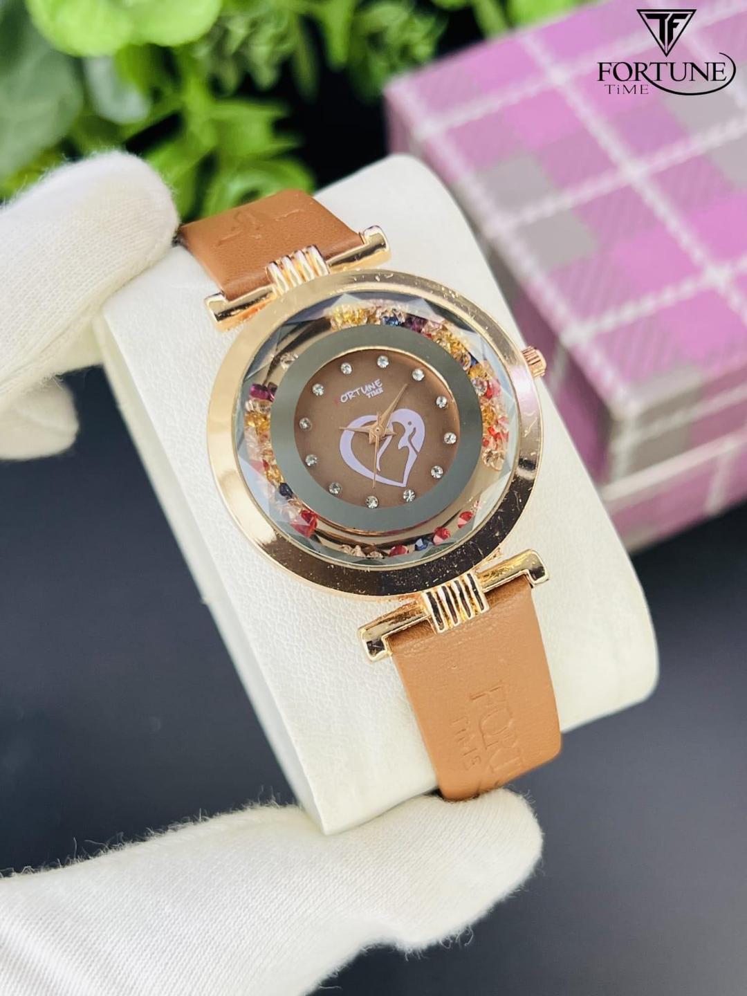 Chic Women's Watch - 1 Pc Modern Design, Water Resistant & Battery Operated