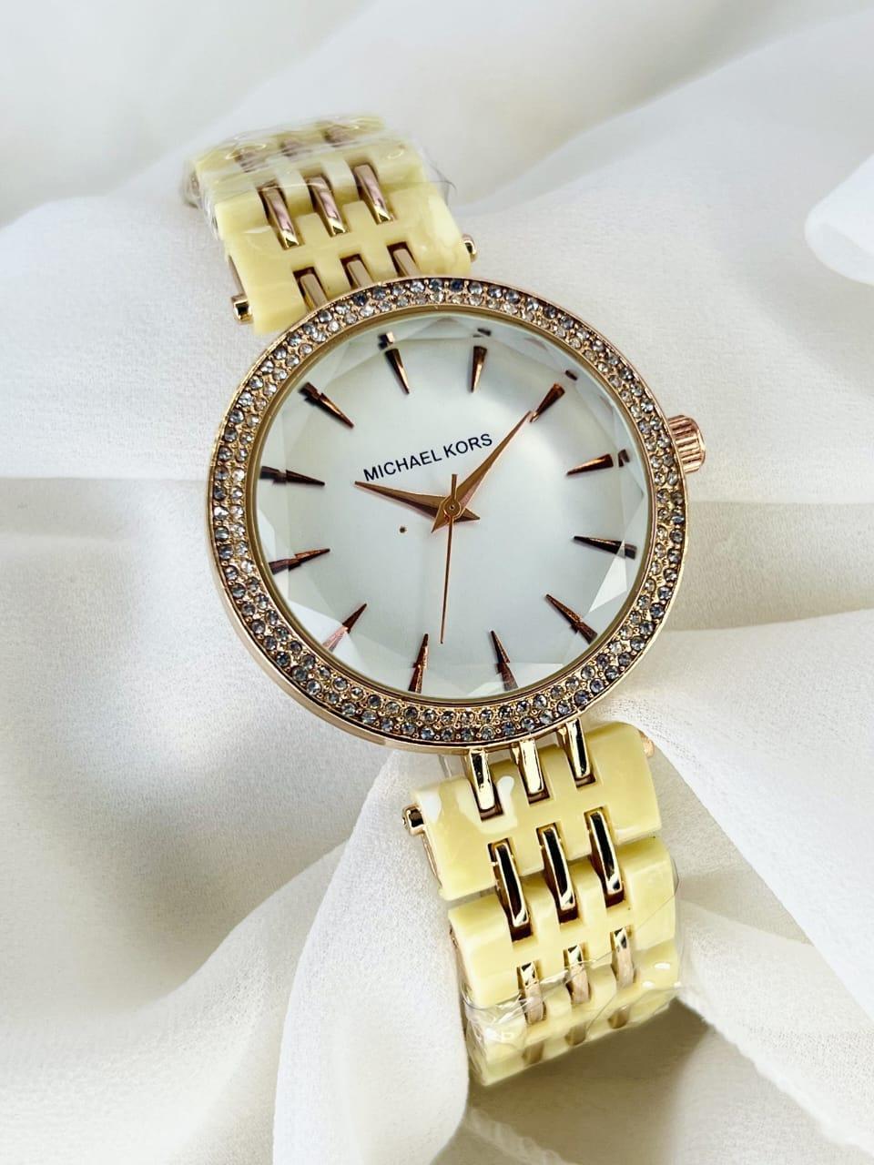 Stylish Women's Quartz Chain Strap Watch - 2 Pcs Pack