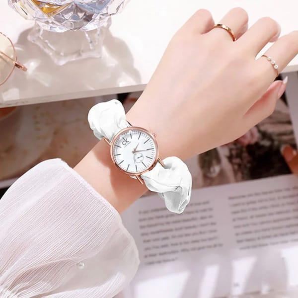 Women's Quartz Movement Round Watch - Water Resistant | 1 Pc