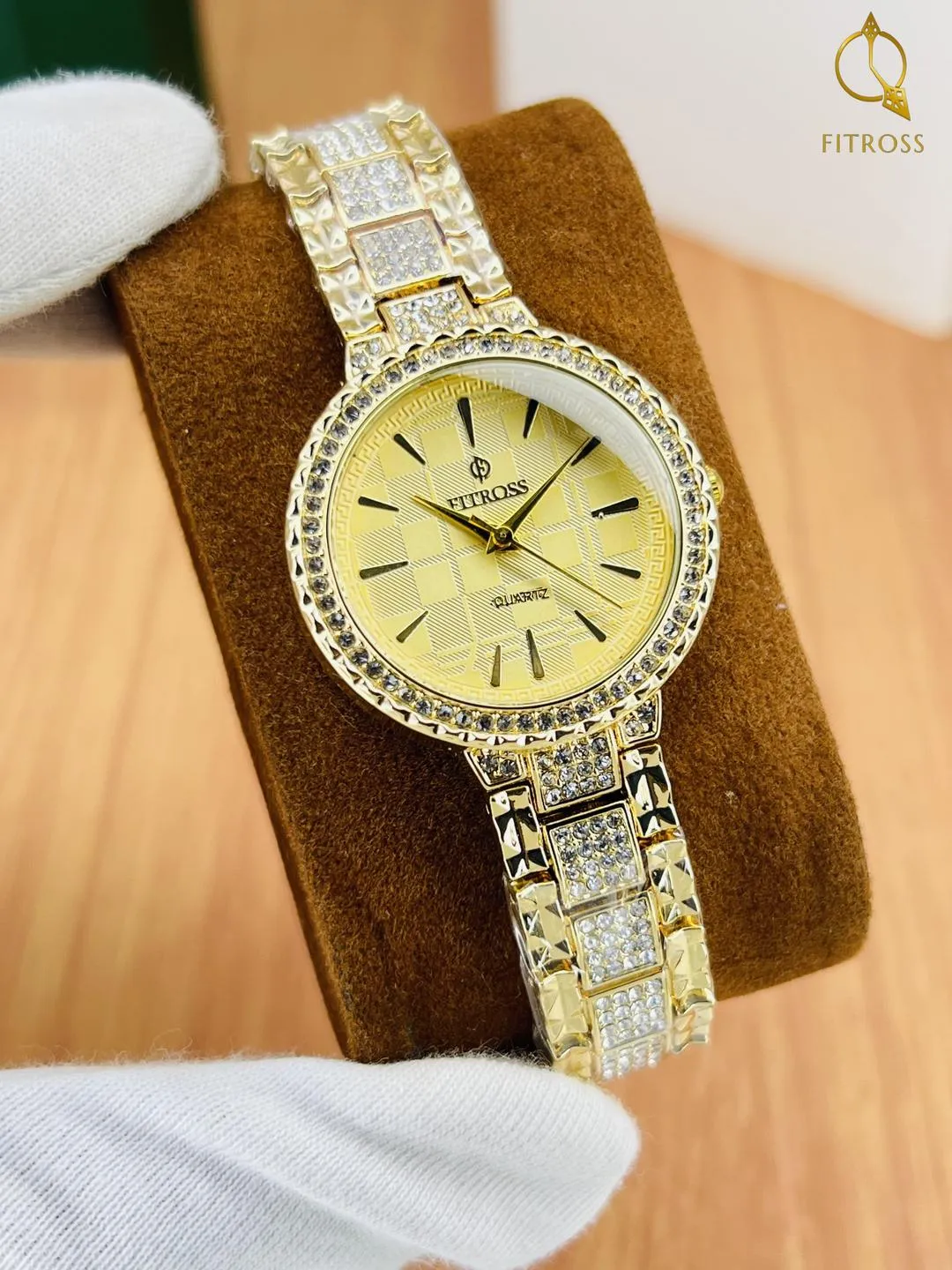 Stunning Women's Chain Strap Quartz Watch - 1 Pc Water Resistant Timepiece