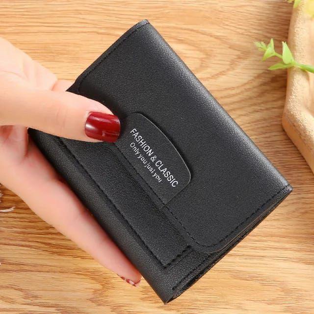 Stylish Women's Leather Wallet with 6 Card Holder Pockets - 1 Pc