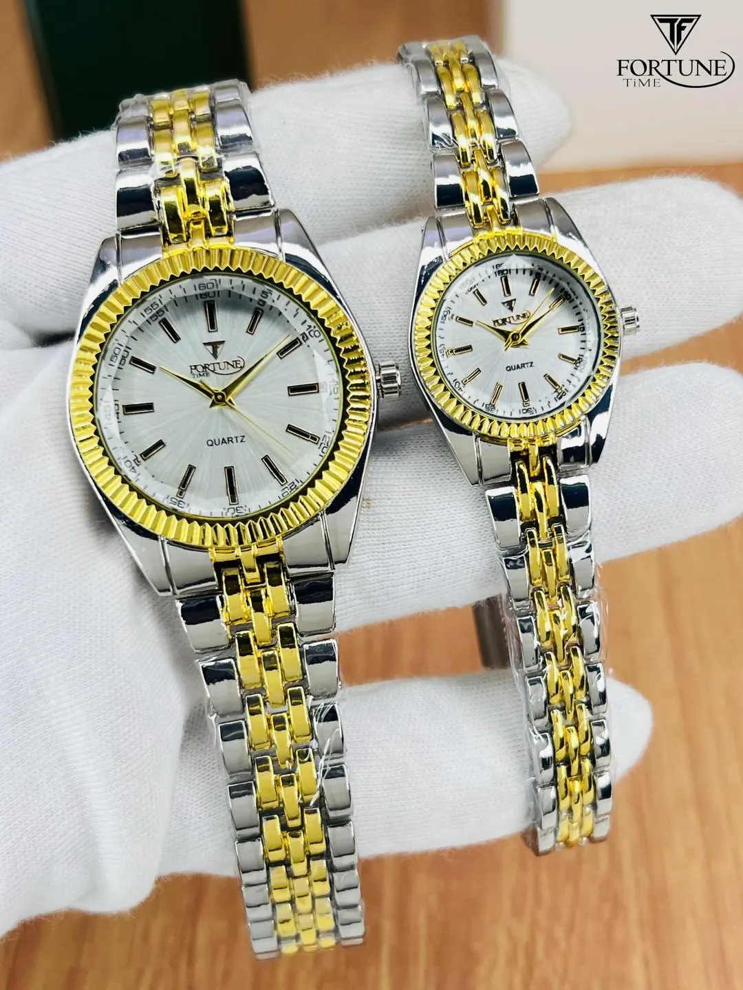 Stylish Unisex Analogue Couple Watches - 2 Pcs Water Resistant Quartz