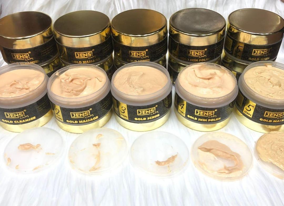 Rejuvenating Whitening Facial Kit - 5 Pcs Smooth Cream for All Skin Types