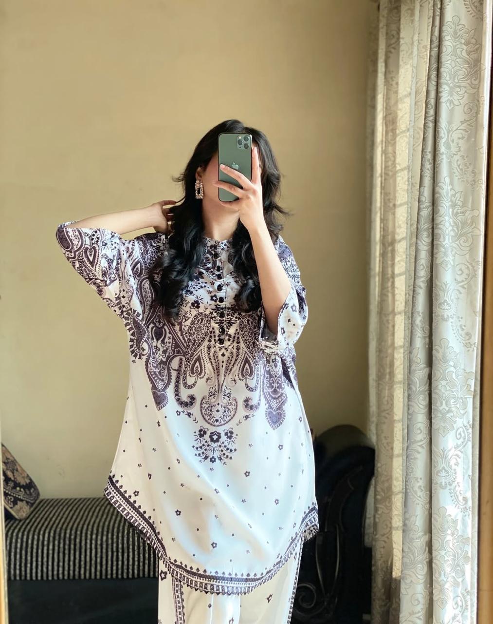 3 Pcs Women's Stitched Lawn Printed Suit