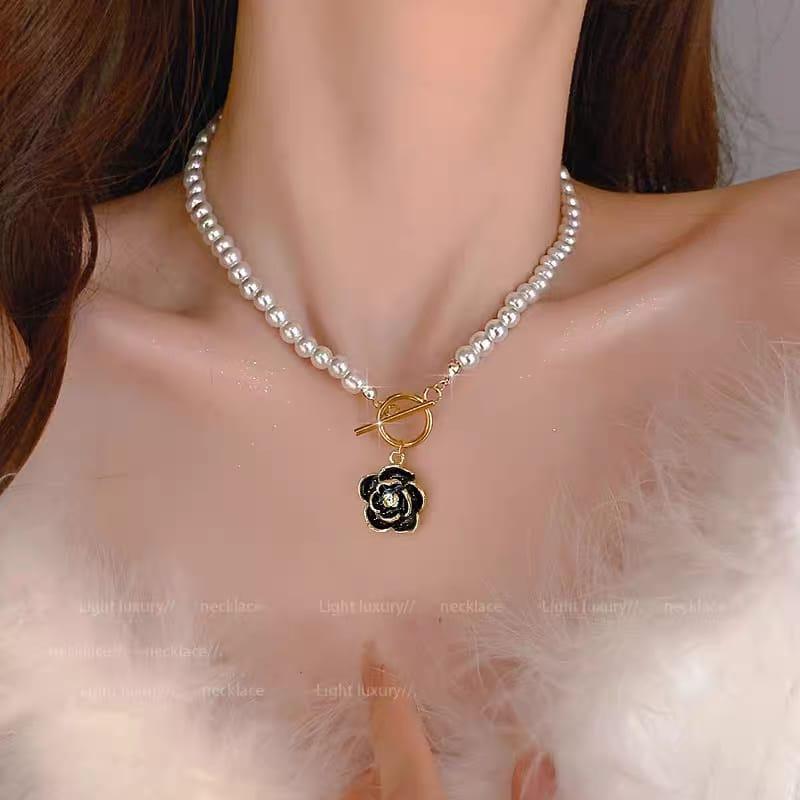 Flower Shaped Gold Plated Pearl Pendant