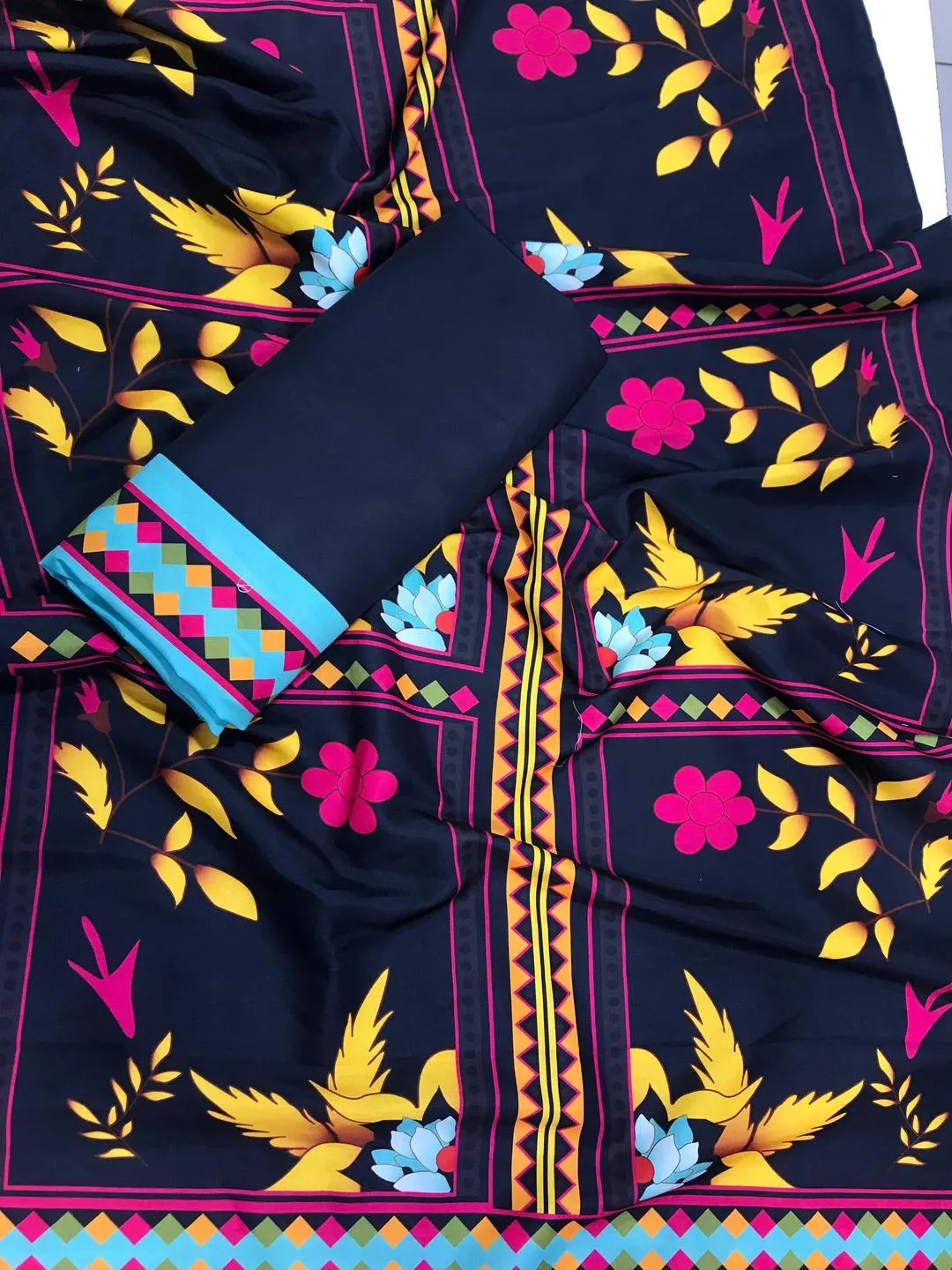 2 Pcs Women's Unstitched Printed Suit