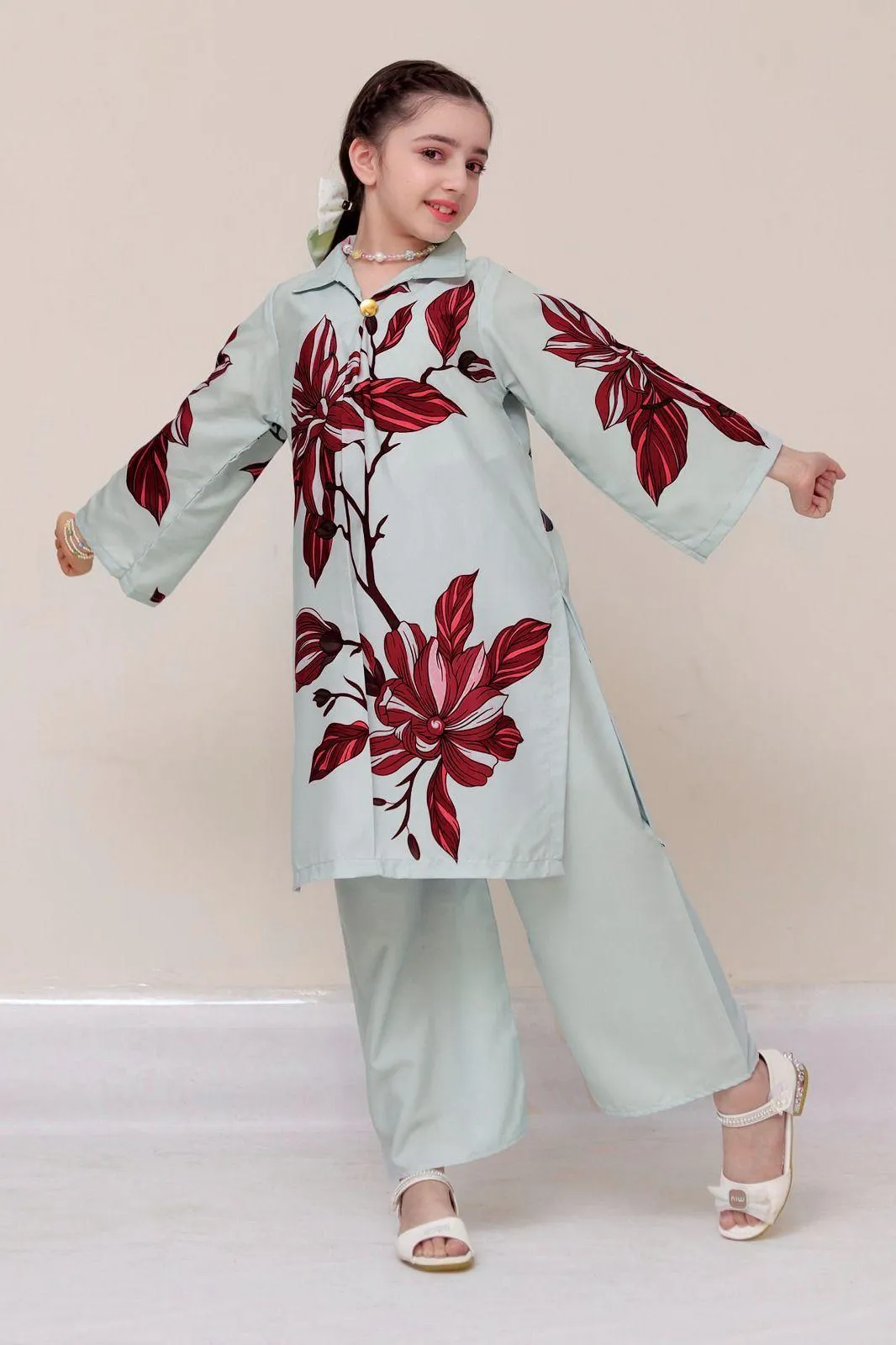 2 Pcs Girl's Lawn Printed Shirt And Trouser Suit