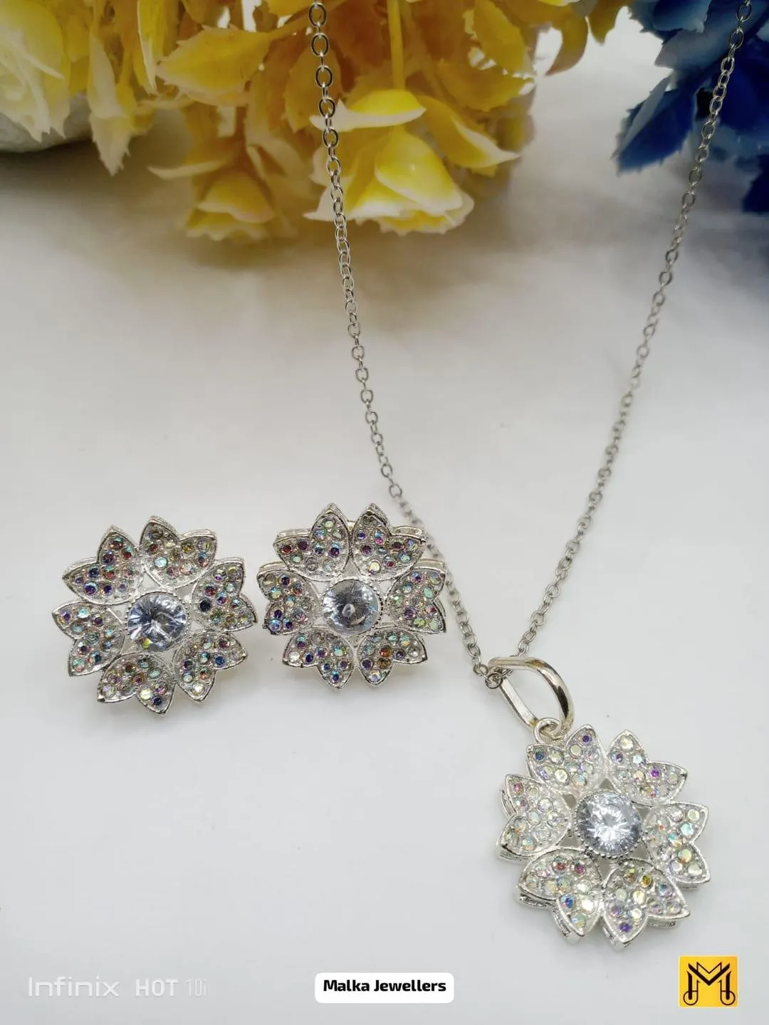Flower Design Gold Plated Artificial Stones Artificial Set